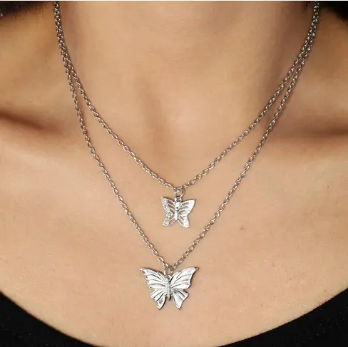Collier avec 2 Papillons