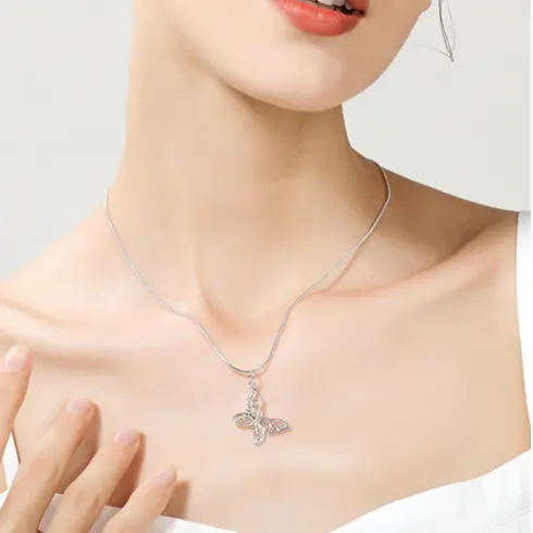 Collier en forme de Papillon