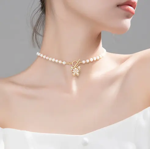 Collier Papillon perle artificielle