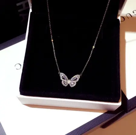 Collier Papillon verre