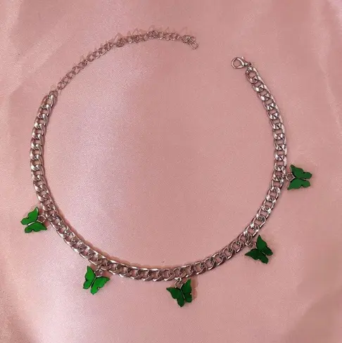 Collier Rétro Papillon Vert