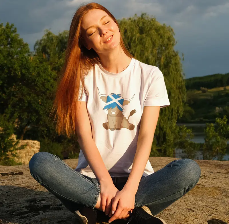 Cool scotland flag Scottish highland cow t-shirt for woman