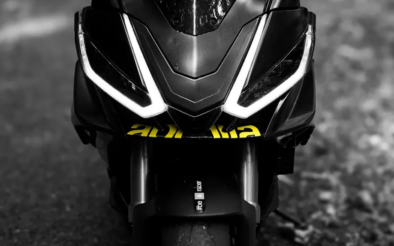 Kit déco APRILIA TUONO V4 21-24 sous phare