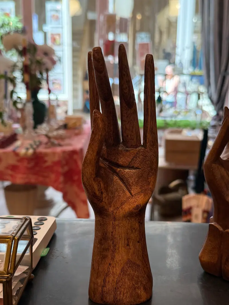 Main en bois sans poignet