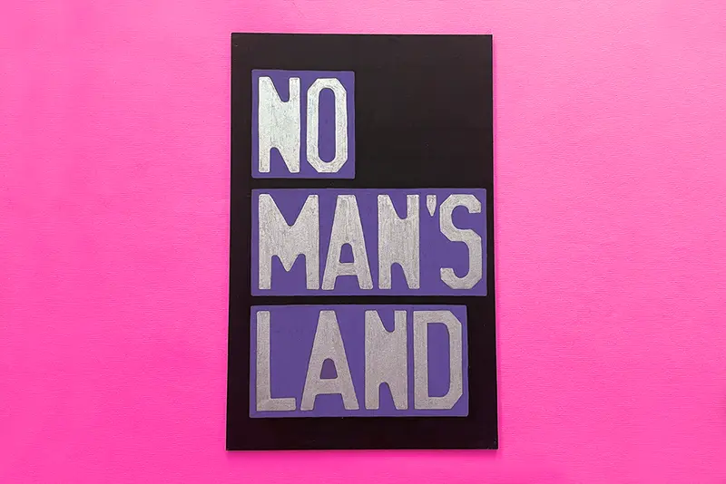 Plaque No Man's Land peinte à la main 02