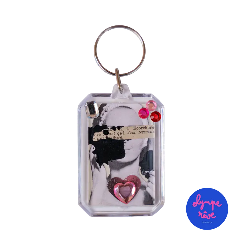 Porte-clé collage original n°4 — Ecorchure, éraflure,  Pièce unique 3 × 5 cm