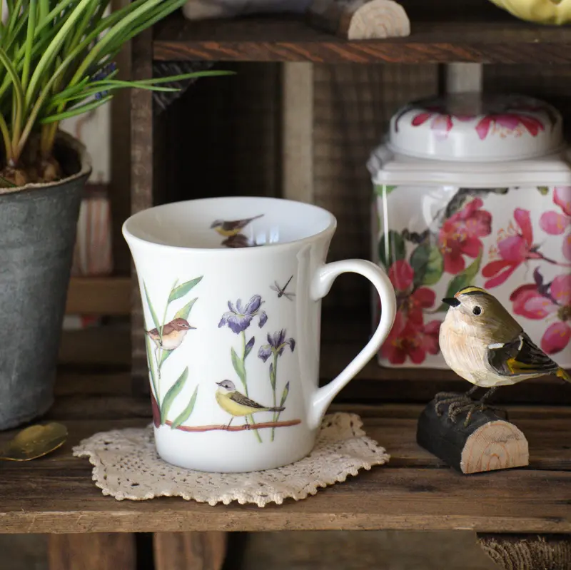 Tasse en porcelaine "L'envolée printanière" - Décoration et vaisselle