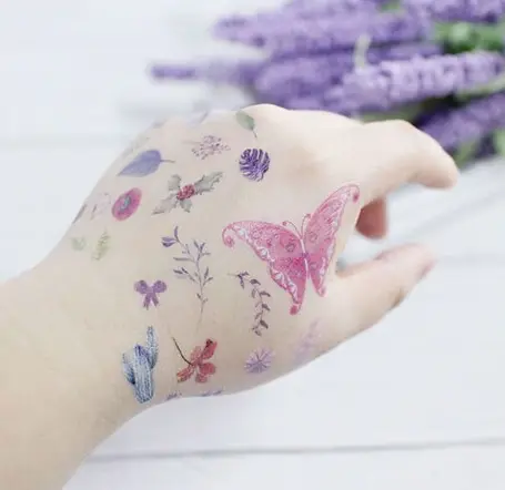 Tatouage Papillon Love